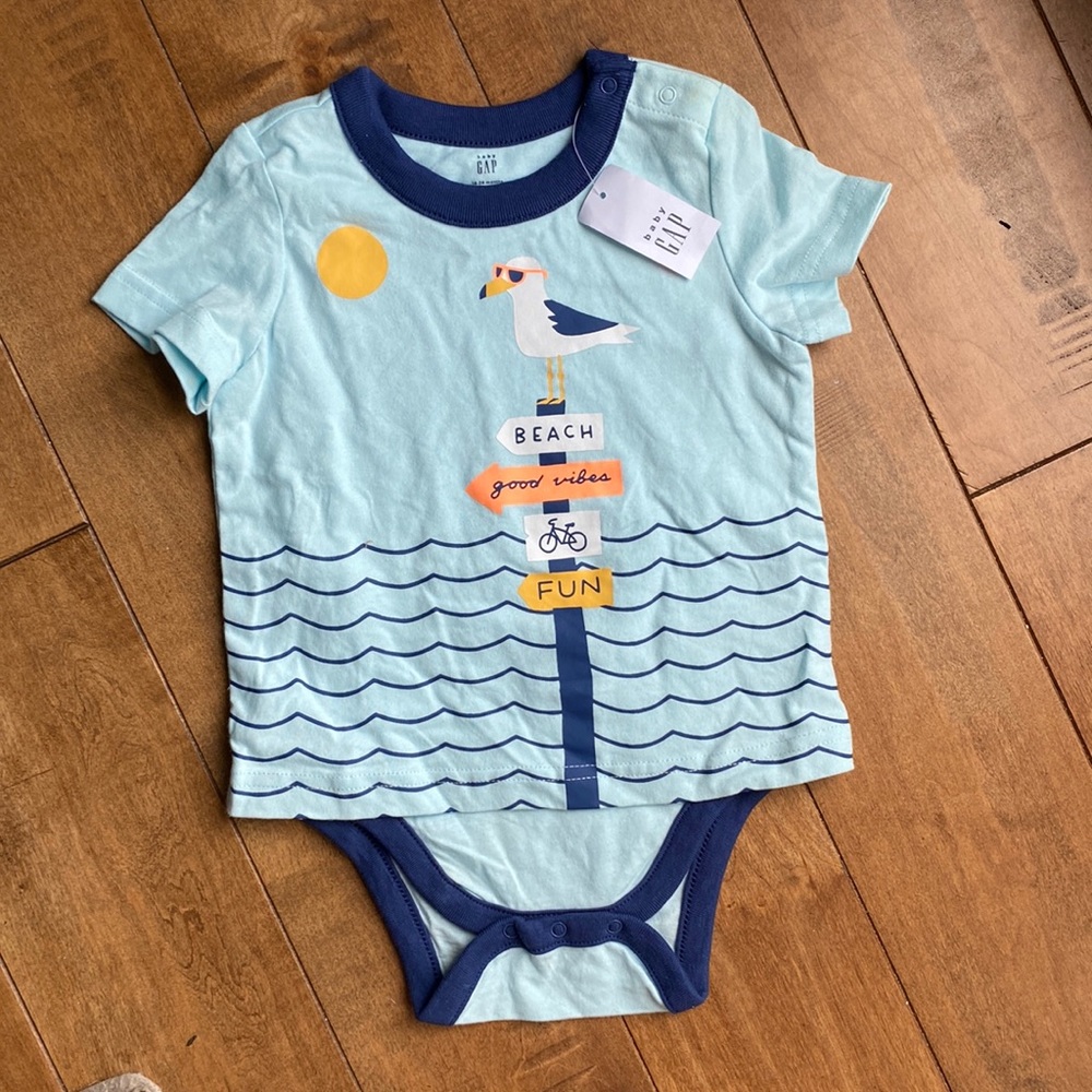 Baby gap onesie, 18 to 24 months